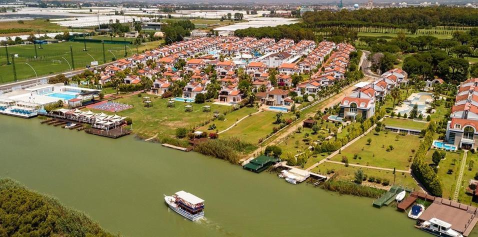 באלאק Fun&Sun River Villas With Amazing Landscape 5+1 מראה חיצוני תמונה
